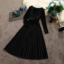 2018 autumn and winter new women round neck long sleeve waist velvet dress female O-neck vintage elegant pleated dresses